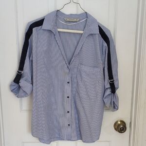 Zara Women's Navy and White Button-Down Shirt